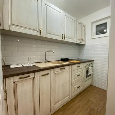 Sleepover - Base Apartment *